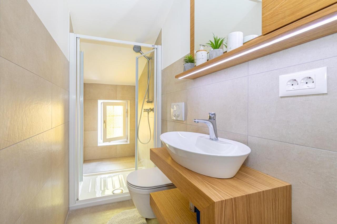 Apartments Ada Near The Sea Porec Ngoại thất bức ảnh