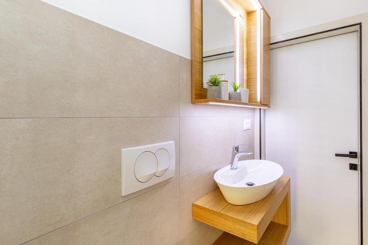 Apartments Ada Near The Sea Porec Ngoại thất bức ảnh