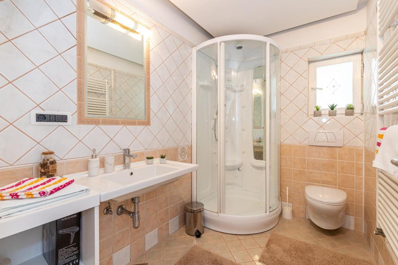 Apartments Ada Near The Sea Porec Ngoại thất bức ảnh
