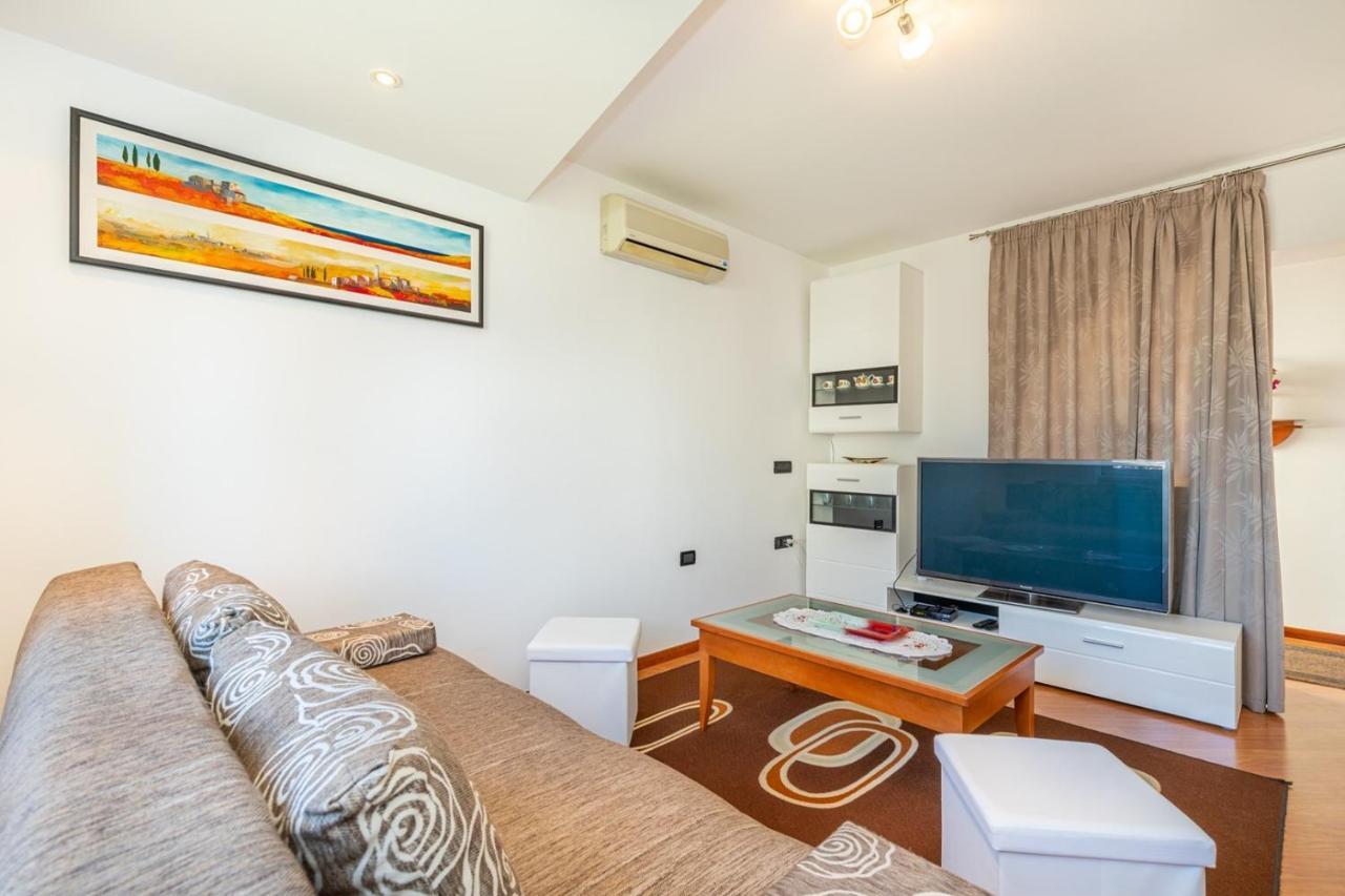 Apartments Ada Near The Sea Porec Ngoại thất bức ảnh